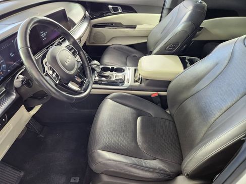 Used 2023 Kia Carnival SX Prestige FWD image 12