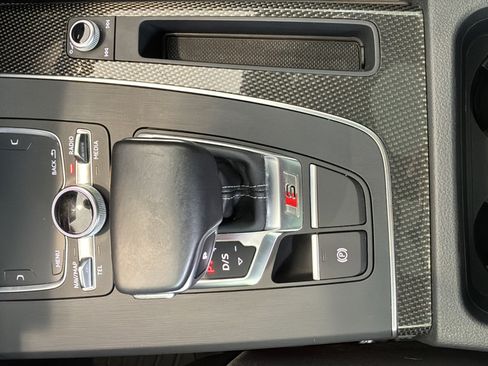 Used 2018 Audi SQ5 Prestige AWD/4WD image 33
