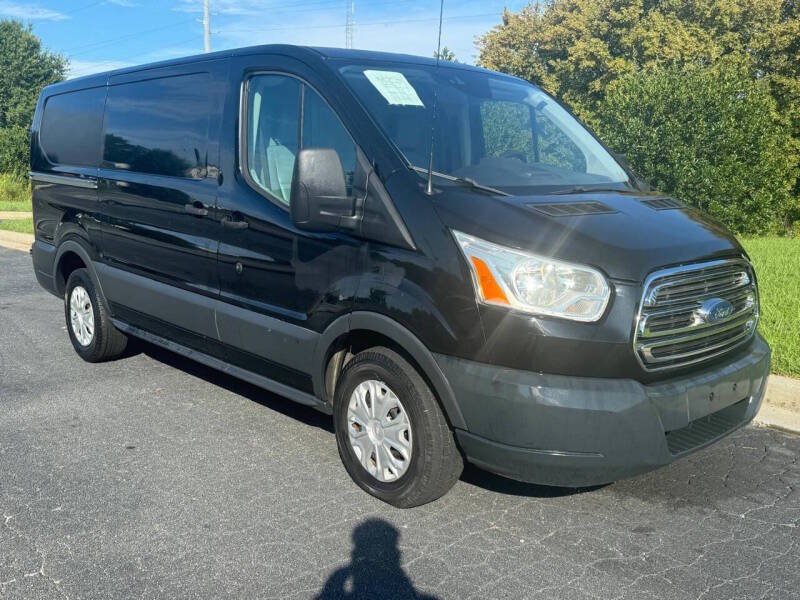 Used 2015 Ford Transit 150 130 Low Roof w/ Exterior Upgrade Package RWD image 7