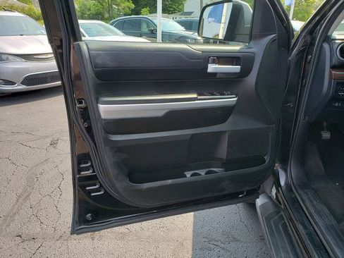 Used 2017 Toyota Tundra Limited w/ Limited Premium Package AWD/4WD image 10