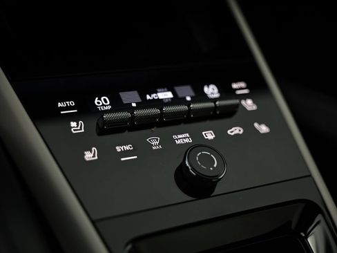Certified 2025 Porsche Cayenne Coupe AWD/4WD image 44