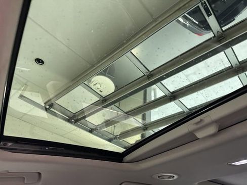 Used 2021 Buick Enclave Avenir w/ Avenir Technology Package image 26