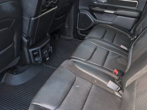 Used 2019 RAM 1500 Laramie AWD/4WD image 12