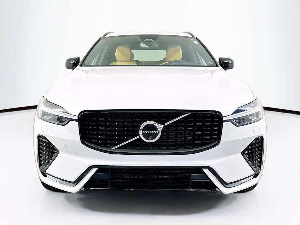 Used 2024 Volvo XC60 B5 Ultimate w/ Protection Package Premier AWD/4WD image 5