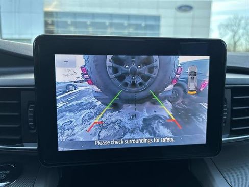 Certified 2022 Ford Explorer XLT w/ Equipment Group 202A image 31