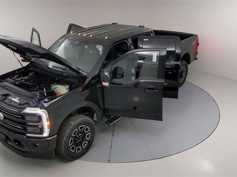 New 2025 Ford F350 Platinum w/ FX4 Off-Road Package image 55