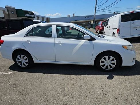 Used 2010 Toyota Corolla LE FWD image 4