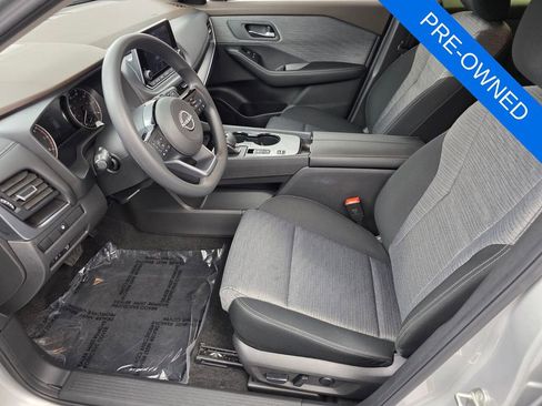 Used 2023 Nissan Rogue SV image 9