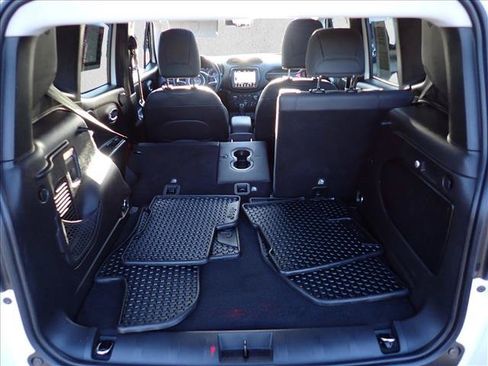 Used 2019 Jeep Renegade Trailhawk AWD/4WD image 8