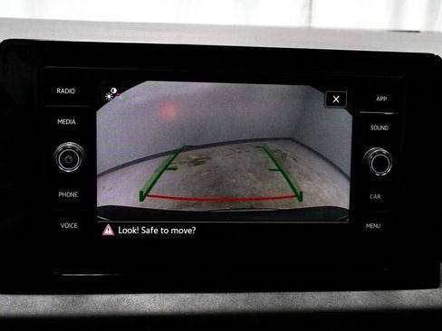 Used 2025 Volkswagen Jetta SE FWD image 2