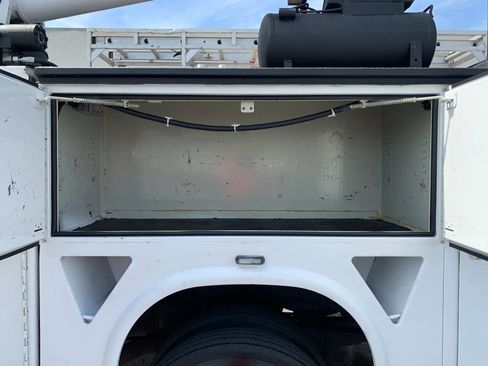 Used 2015 Ford F550 2WD SuperCab Super Duty image 40