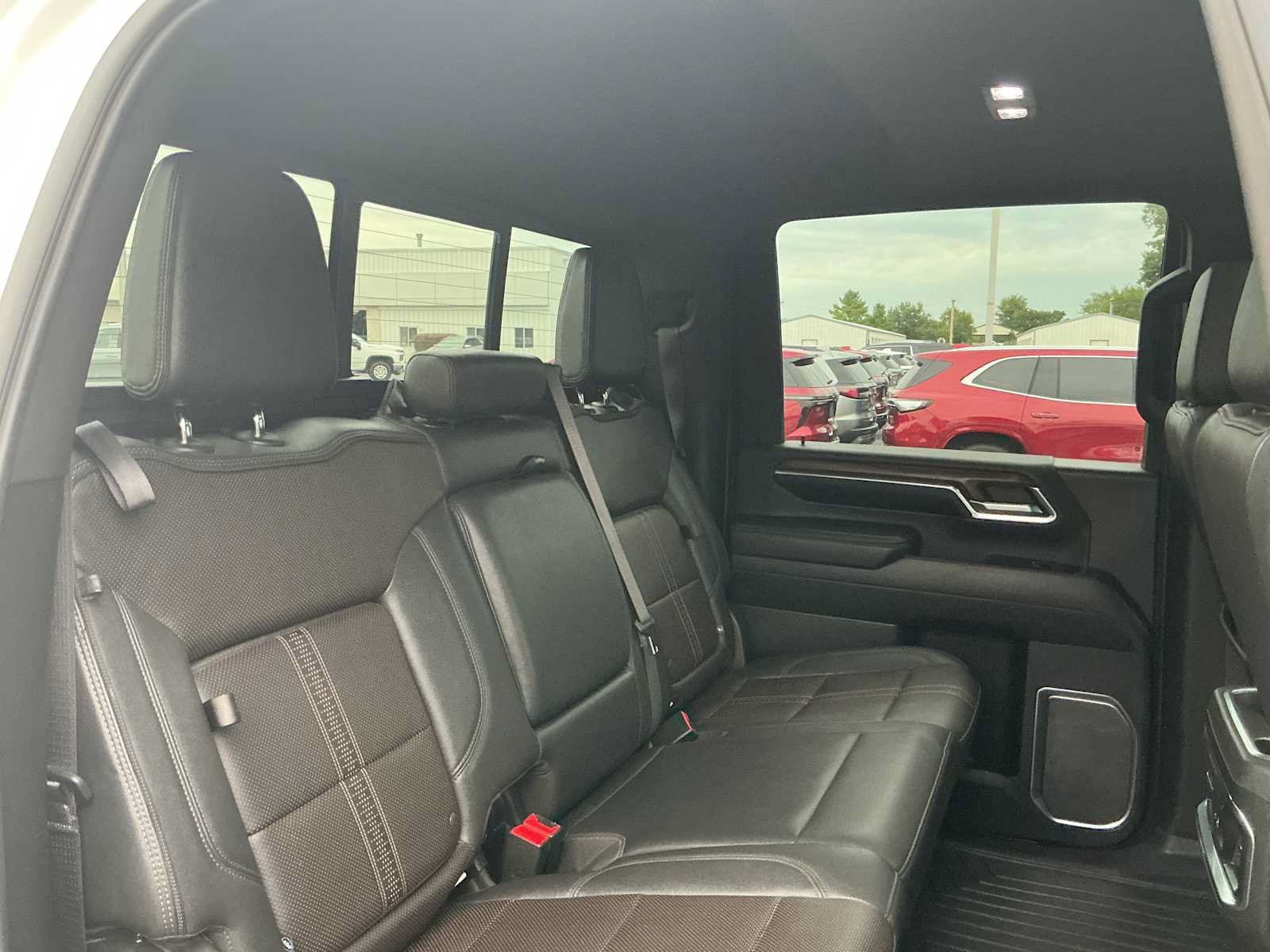 Used 2024 Chevrolet Silverado 2500 High Country w/ High Country Premium Package AWD/4WD image 24