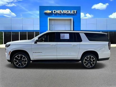 Used 2025 Chevrolet Suburban RST w/ Comfort Package AWD/4WD image 6