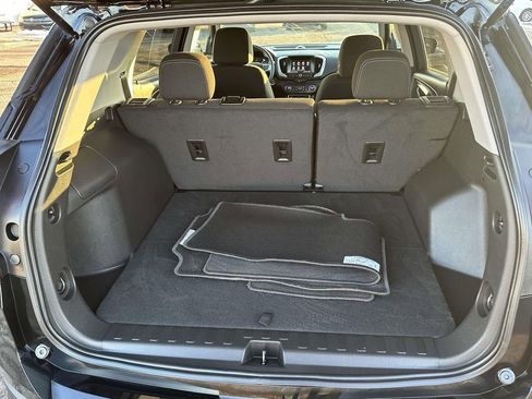 Certified 2023 GMC Terrain SLE w/ Driver Convenience Package image 11