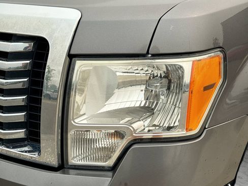 Used 2011 Ford F150 XLT w/ XLT Chrome Pkg AWD/4WD image 13