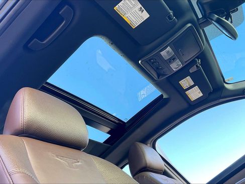 Used 2022 Nissan Titan Platinum Reserve w/ Moonroof Package image 27