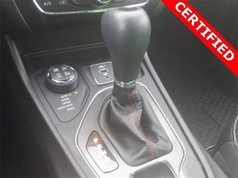 Certified 2020 Jeep Cherokee Trailhawk w/ Cold Weather Group image 16