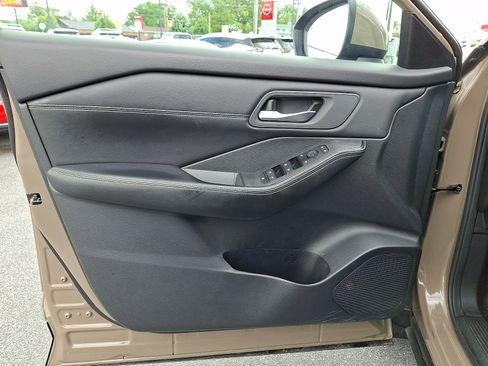 Certified 2024 Nissan Rogue SV w/ SV Premium Package AWD/4WD image 15