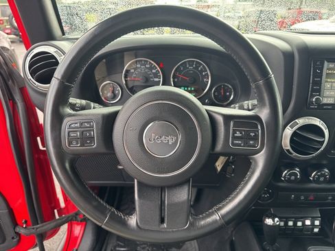 Used 2016 Jeep Wrangler Unlimited Rubicon w/ Connectivity Group image 66