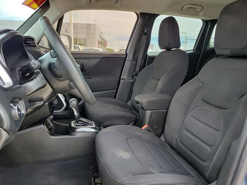 Used 2021 Jeep Renegade Latitude FWD image 19