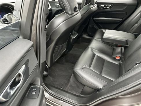 Certified 2025 Volvo XC60 B5 Plus image 23