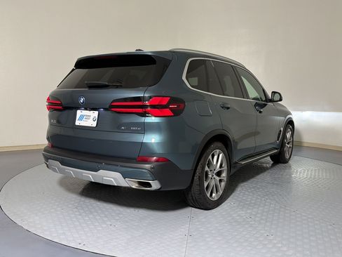 Used 2025 BMW X5 xDrive50e AWD/4WD image 9