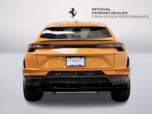 Used 2024 Lamborghini Urus S AWD/4WD image 4