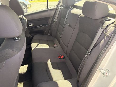 Used 2014 Chevrolet Cruze LT FWD image 12