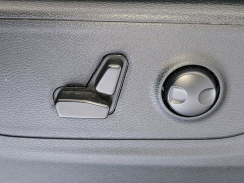 Used 2023 RAM 1500 Big Horn image 30