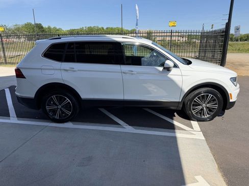 Used 2018 Volkswagen Tiguan SEL FWD image 7