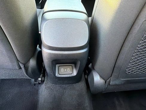 Used 2025 Hyundai Elantra SEL FWD image 16
