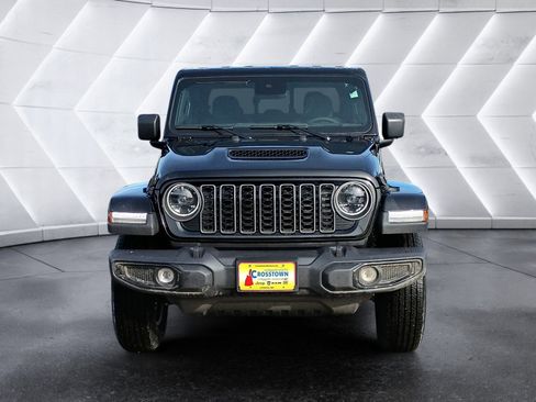 New 2025 Jeep Gladiator Sport image 9