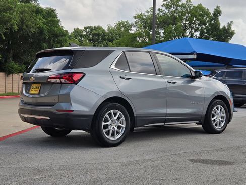 Used 2024 Chevrolet Equinox LT FWD image 3