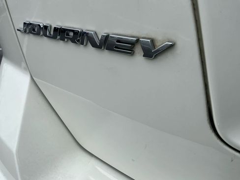 Used 2020 Dodge Journey SE w/ SE Popular Equipment Group image 13