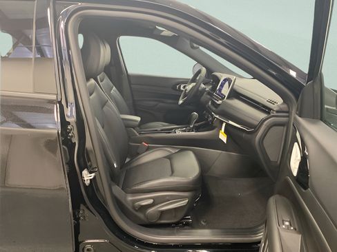 Used 2026 Jeep Compass Latitude AWD/4WD image 23