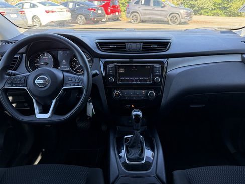 Used 2019 Nissan Rogue Sport S image 4