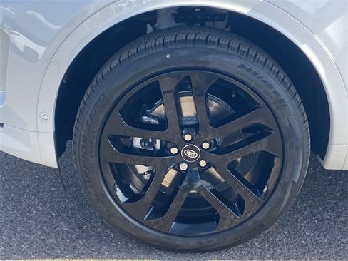 New 2025 Land Rover Discovery Sport S image 21