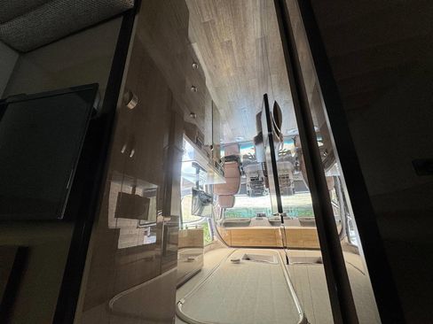 Used 2018 Mercedes-Benz Sprinter 3500 image 31