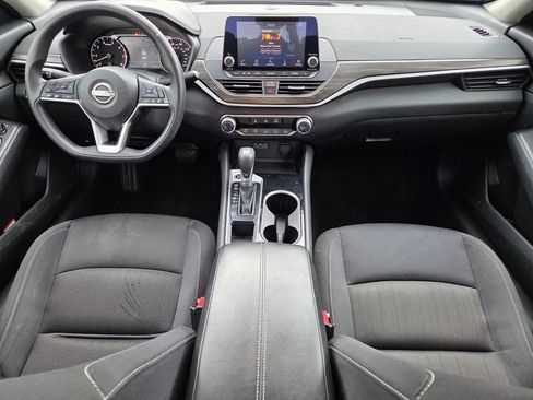 Used 2024 Nissan Altima 2.5 SV FWD image 16