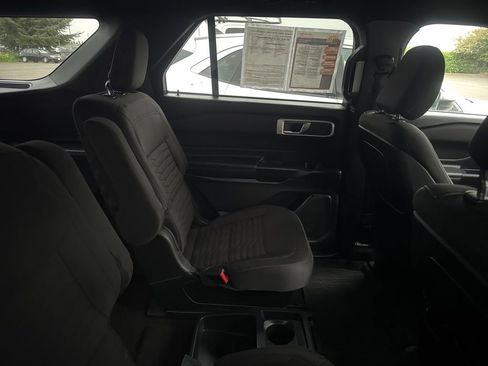 Used 2020 Ford Explorer XLT w/ Class III Trailer Tow Package AWD/4WD image 11