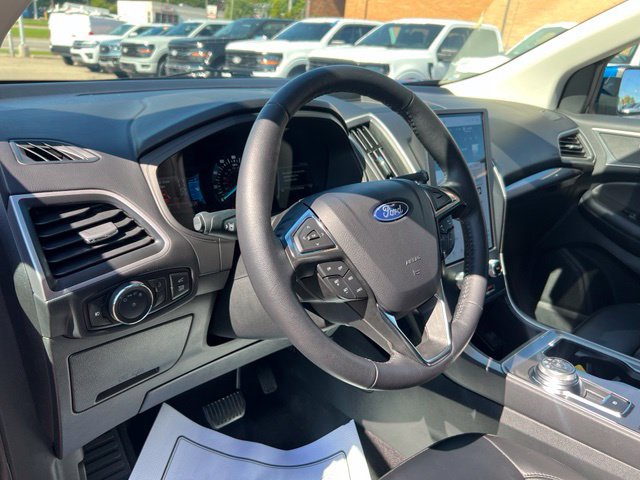Certified 2024 Ford Edge SEL w/ Convenience Package AWD/4WD image 7