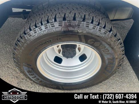 Used 2009 Ford F350 XL image 24