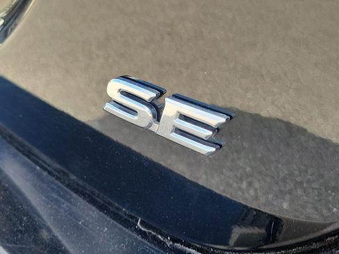 Used 2024 Toyota Camry SE FWD image 9