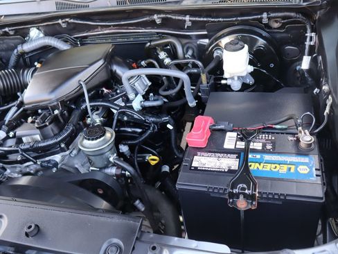 Used 2020 Toyota Tacoma SR image 39