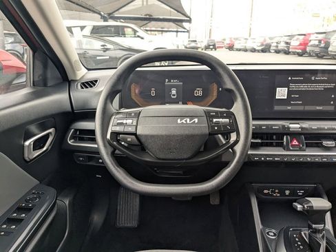 Used 2025 Kia K4 LXS image 16