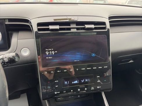 Used 2023 Hyundai Tucson Limited image 12