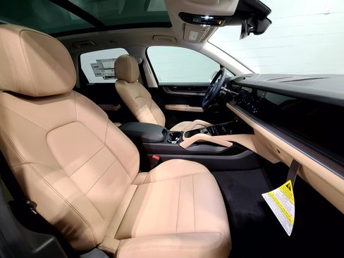 New 2026 Porsche Cayenne image 29