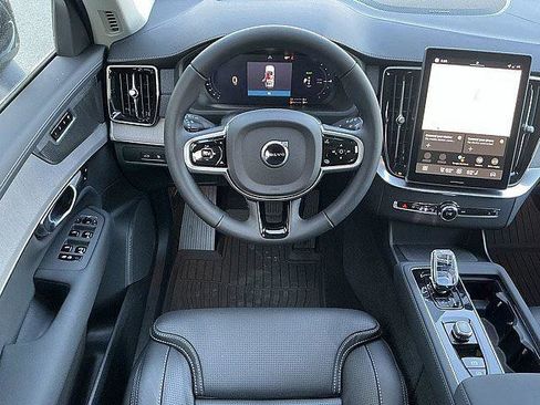 New 2026 Volvo XC90 T8 Ultra w/ Protection Package Premier AWD/4WD image 5