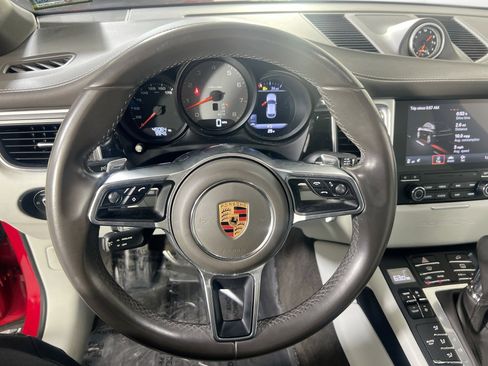 Used 2018 Porsche Macan S image 11
