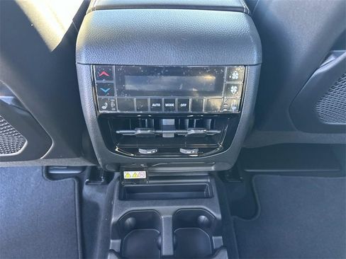 New 2025 Jeep Grand Cherokee L Limited image 12